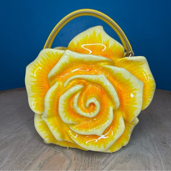 Dolce & Gabbana Yellow Rose Dolce Box Bag in Painted Resin Crossbody damaged - Picture 4 of 12